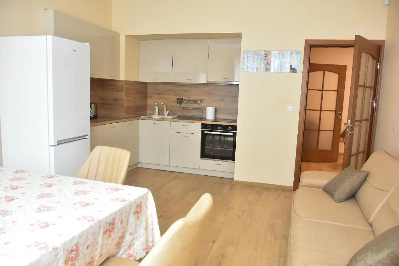 Trimaya Apartment - Comfort In The Top City Center Varna