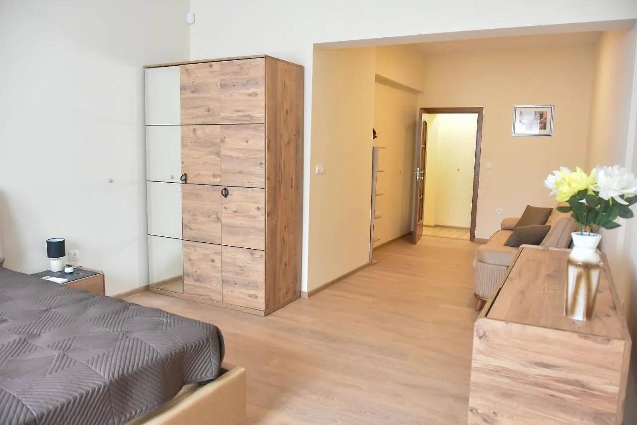 Trimaya Apartment - Comfort In The Top City Center Varna